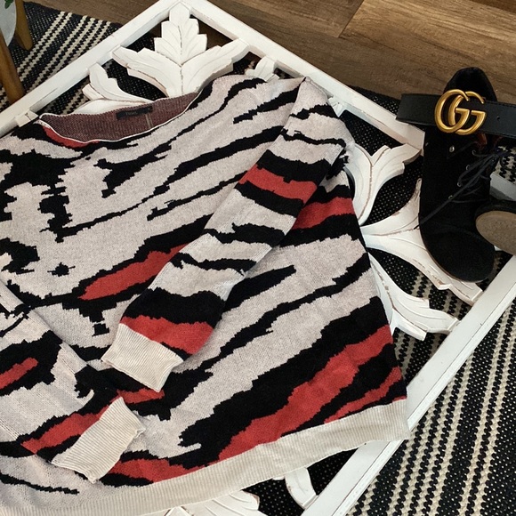 Animal print sweater. Size medium from THML. - Picture 5 of 5